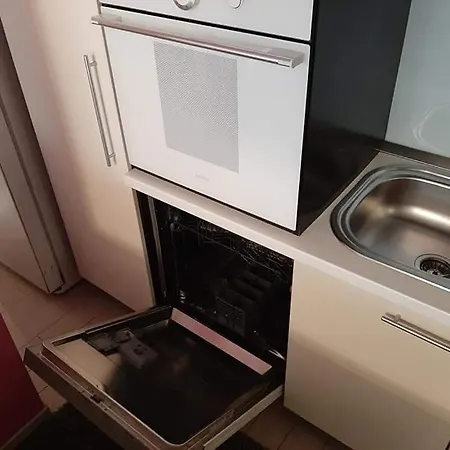 Amber S Podzemnom Garazom *