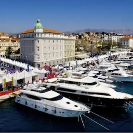 Apartament Amber S Podzemnom Garazom Split