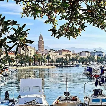 Amber S Podzemnom Garazom Apartmán