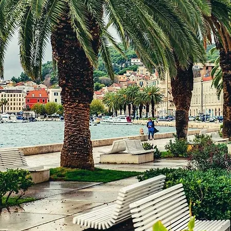 Amber S Podzemnom Garazom ספליט