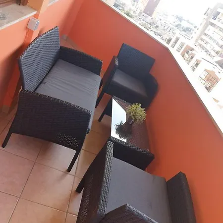 Amber S Podzemnom Garazom *