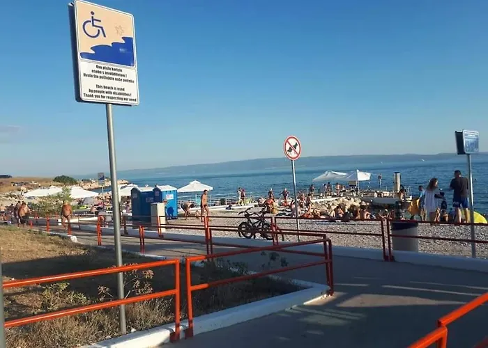 Amber S Podzemnom Garazom *