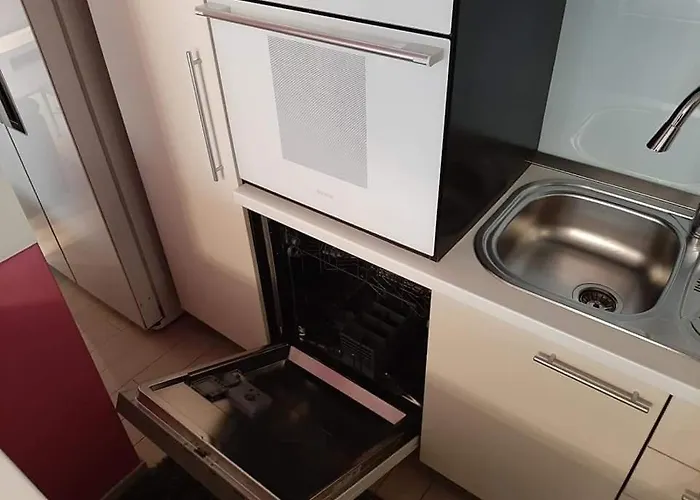 Amber S Podzemnom Garazom *