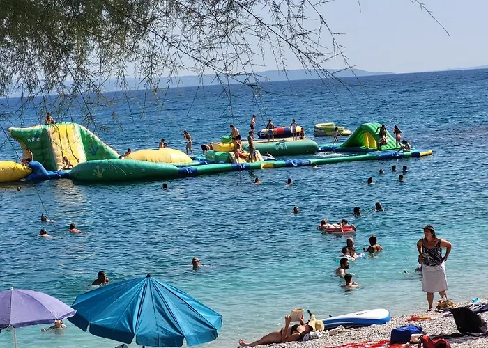 Amber S Podzemnom Garazom *