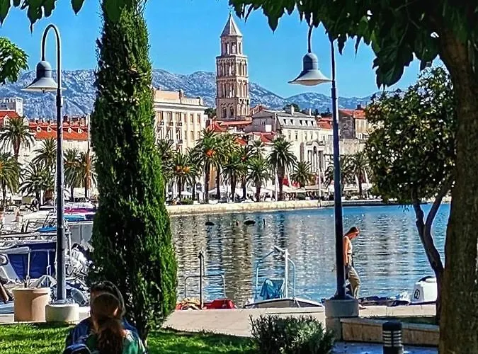 Amber S Podzemnom Garazom Apartment