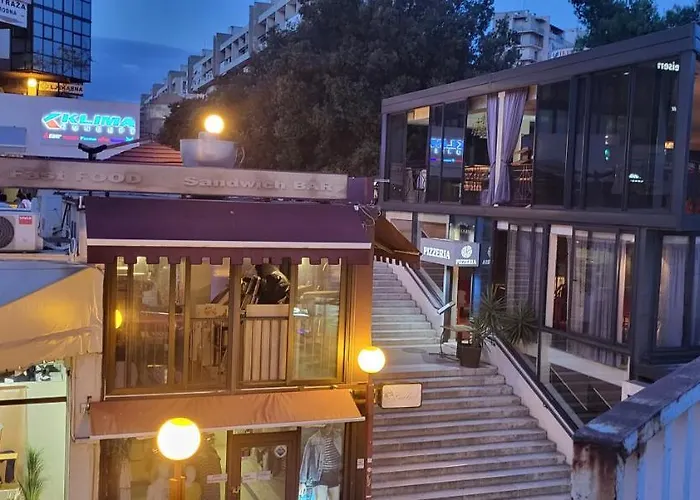 Amber S Podzemnom Garazom * Split