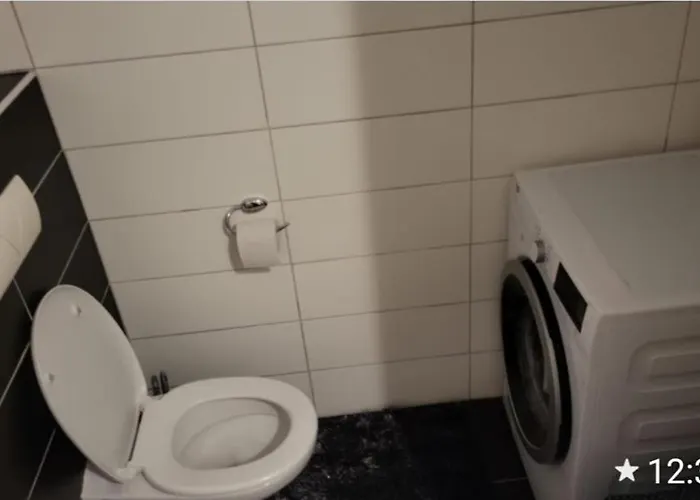 Amber S Podzemnom Garazom