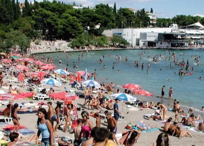 Amber S Podzemnom Garazom