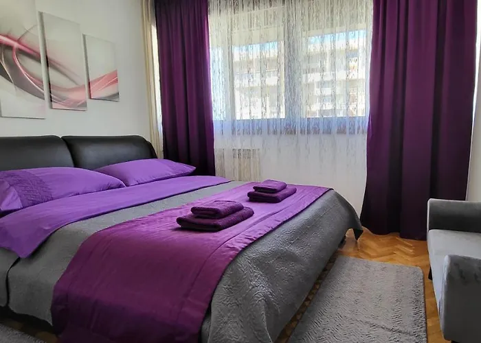 Amber S Podzemnom Garazom Split