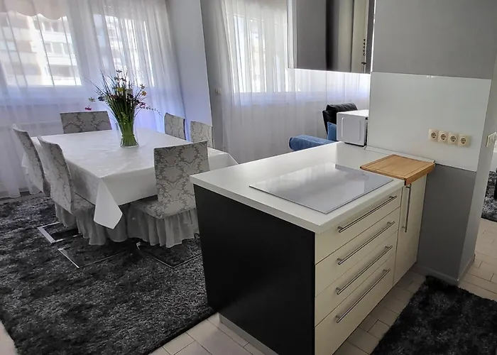 Amber S Podzemnom Garazom * Split