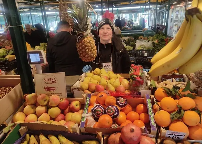 Amber S Podzemnom Garazom Apartment Split