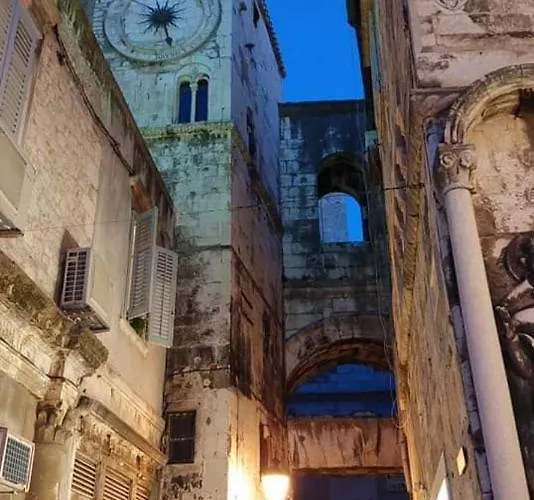 Amber S Podzemnom Garazom *