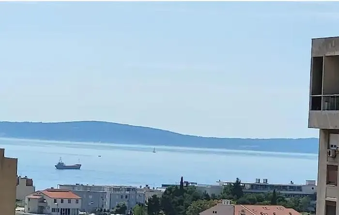 Amber S Podzemnom Garazom Split