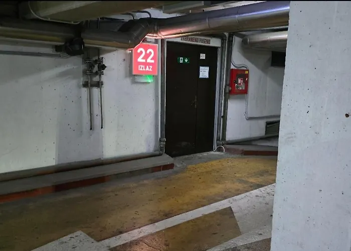 Amber S Podzemnom Garazom Apartment *